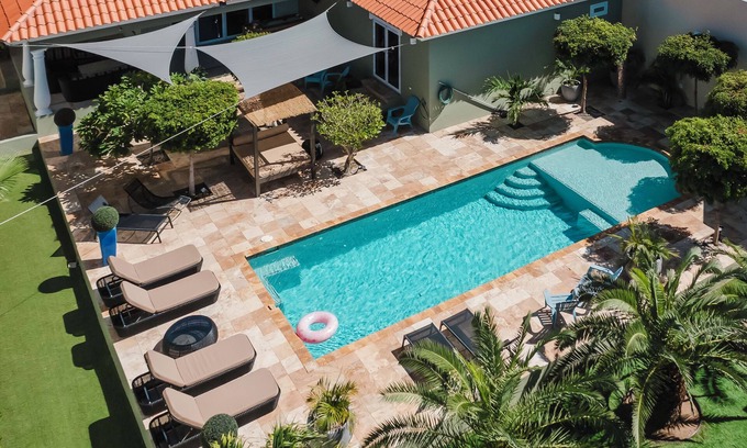 Cunucu Abao Villa | Villa " Island Vibes" private pool & walk to beach
