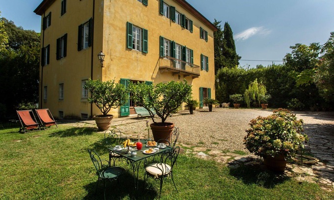 San Michele di Moriano Villa | Villa in San Concordio Di Moriano with 6 bedrooms sleeps 14