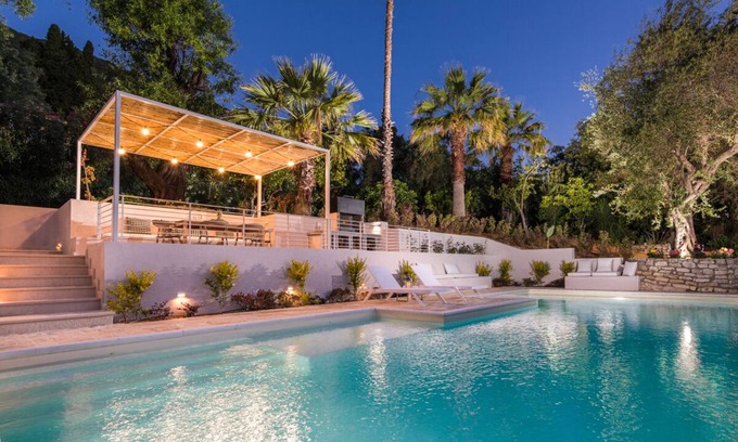 Dafnata Villa | Villa Jacaranda Mauve