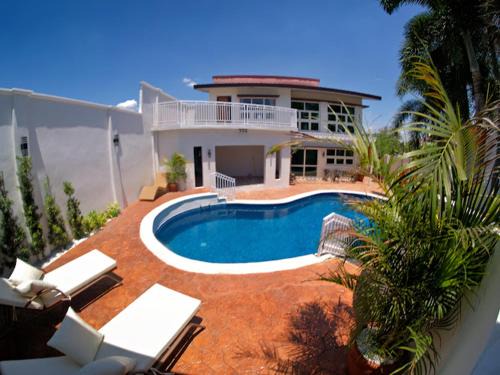 Luzon House | Villa James