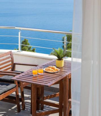 Mimice Apartment | Villa Jolara With Heated Pool - Deluxe Apartments 4 & 19