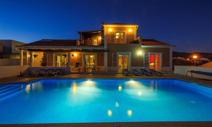 Olhao Villa | Villa Kambu - High Standard modern villa in Quelfes