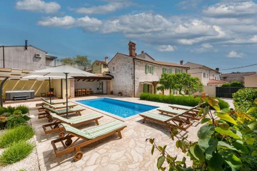 Mali Vareski Villa | Villa Katja near Pula with whirlpool only 3 km from the beach