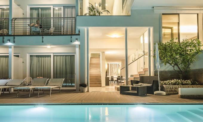 Cisano Hotel | Villa Katy