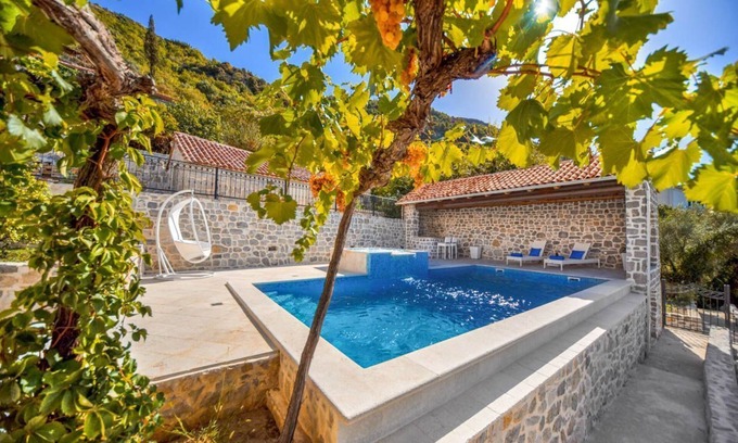 Kotor Villa | Villa Kotop - Three Bedroom Villa, Sleeps 6