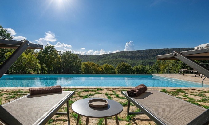 San Casciano dei Bagni Villa | Villa Lucarella With Pool, Air Con, Wifi