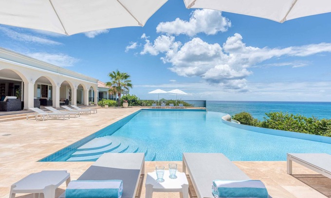 Plum Bay Villa | Villa La Dacha Summar