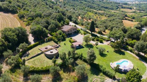 Campagnatico Villa | Villa la Fornace by VacaVilla