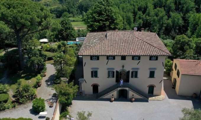 Crespina House | Villa La Guardia Vecchia by Interhome