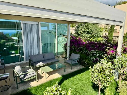 Jala Villa | Villa La Scala, Green Coast, Palase