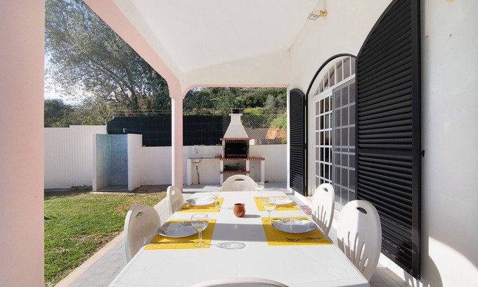 Lagos e Relvas Villa | Villa 'Lagos E Relvas' with Mountain View, Wi-Fi and Air Conditioning