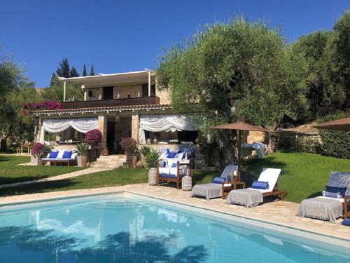 Lithakia Villa | Villa Lalla - Unique Location, Private Pool & Spacious Garden, Ideal for Large Groups