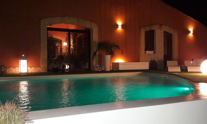 Alcamo Villa | Villa languidly lying down on Mount Bonifato