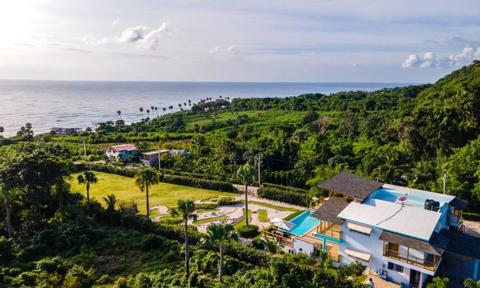 La Cienaga Villa | Villa Larimar, Barahona, Ocean View, Mini Golf.