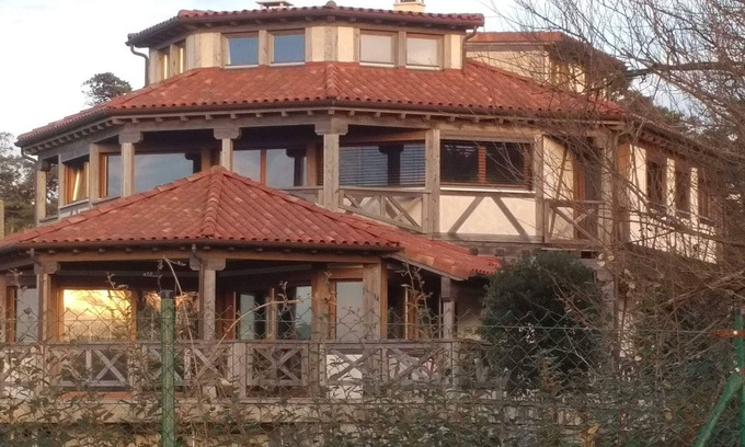 Somo Villa | Villa Las Arenas de Loredo, Beach House in Cantabria