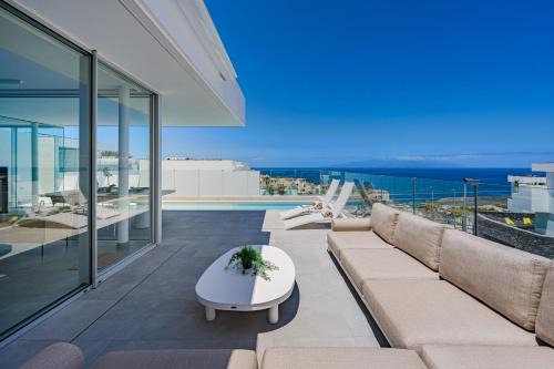 Callao Salvaje Villa | Villa Laurel - Casangular by Upper