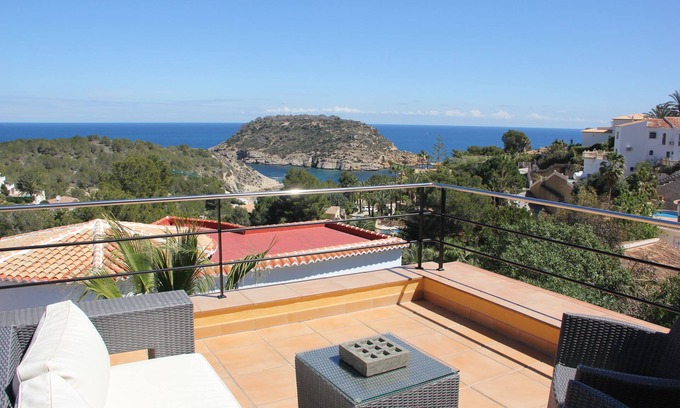 Mar Azul Villa | Villa "Le Verger" 4min walk from the beach, splendid sea view, heated swimming pool
