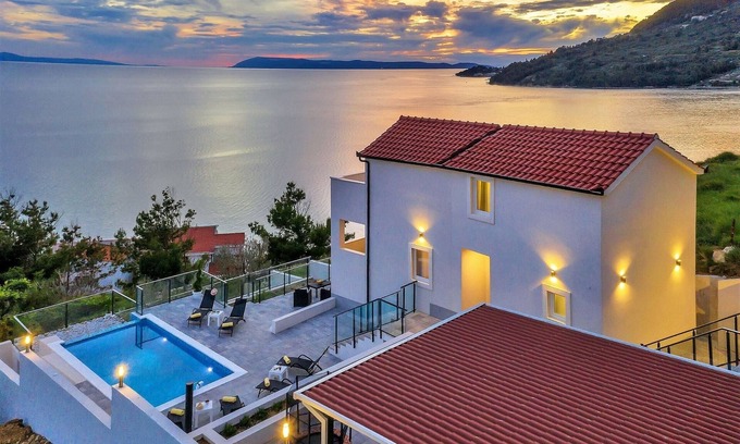 Drasnice Villa | Villa Legero with pool
