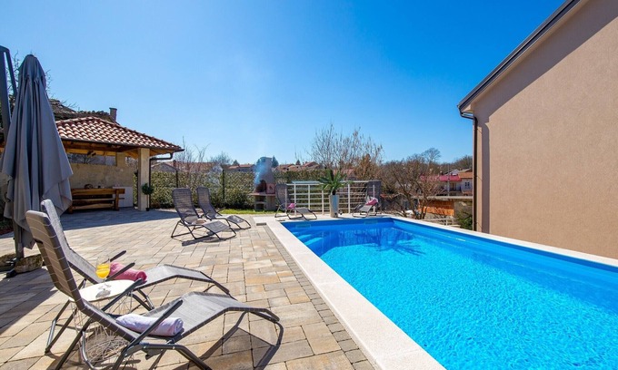 Lipa Villa | Villa Lemily - Five Bedroom with Swimming Pool