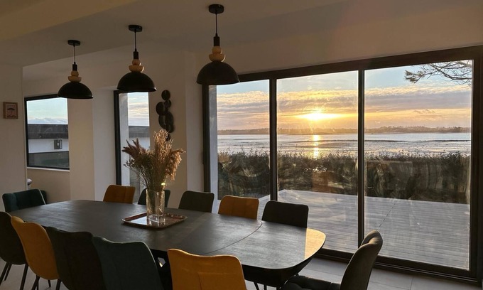 Carantec Villa | Villa Les Dunes : vue Incroyable et Accès Direct à la mer