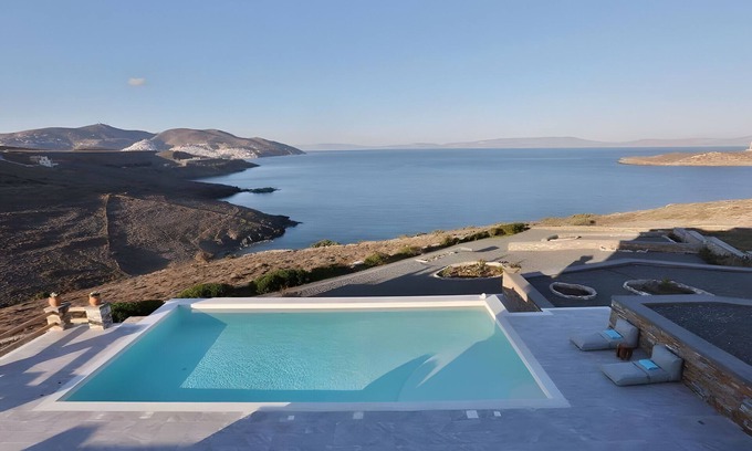 Azolimnos Villa | Villa 'Lina Syros' with Sea View, Wi-Fi and Air Conditioning