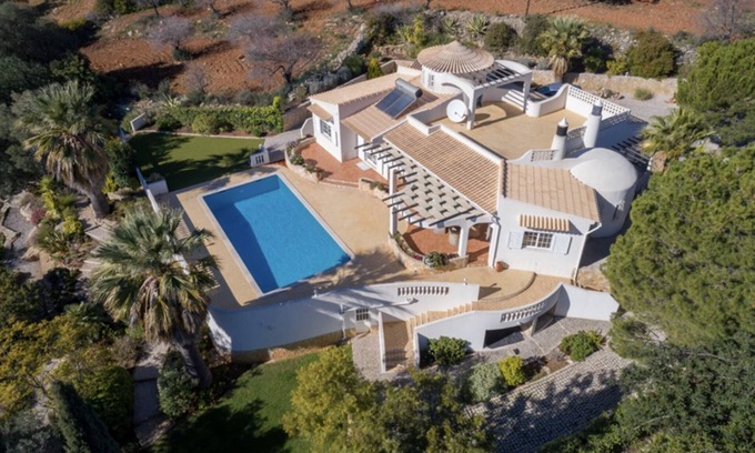 Vale Grande House | Villa Lucie 3 Bedrooms 6 Pers. max with Heated Pool and Sea View in Algarve