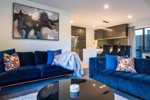 Arthur's Point House | Villa Lusso - unwind in luxury and relax in the hot tub