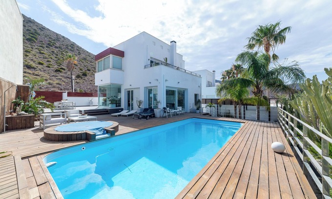 San Jose Villa | Villa 'Lux' with Sea View, Wi-Fi and Air Conditioning
