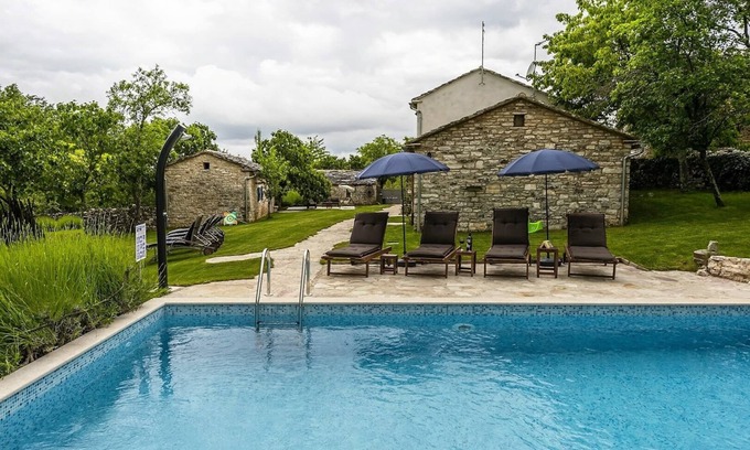Pazin Villa | Villa M-Mate with Pool - Privacy Guaranteed