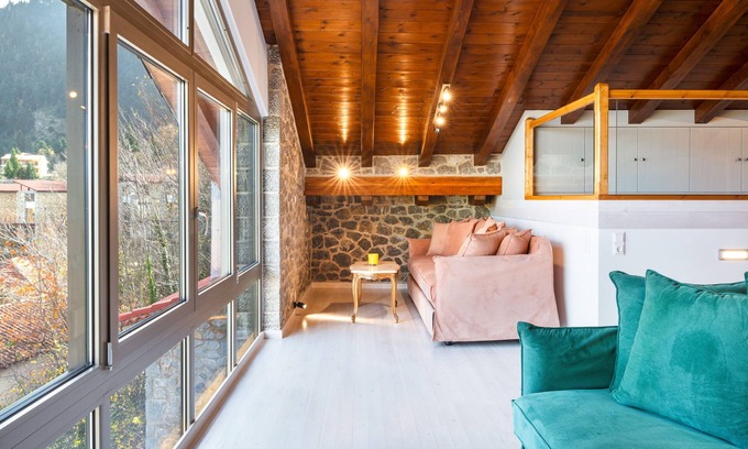 Eptalofos Villa | Villa 'M Z Happiness Chalet' with Mountain View, Wi-Fi and Air Conditioning