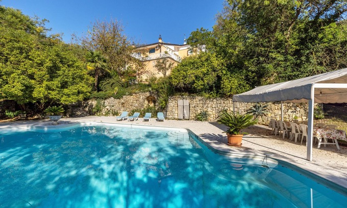 Arcugnano Villa | Villa "Magnolia Deluxe" with Shared Pool & Wi-Fi