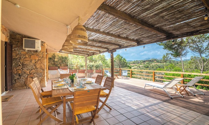 Capo d'Orso Villa | Villa 'Mannu' with Private Terrace and Air Conditioning