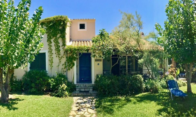 Ag. Georgios Villa | Villa Mantis - feat. private pool and garden
