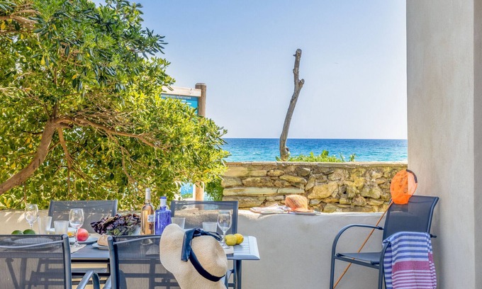 Meria Villa | Villa Marine de Meria, completely renovated, 10 meters from the beach