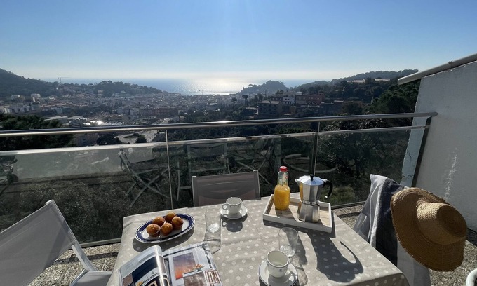 Tossa de Mar House | Villa 'Mediterraneo' with Sea View, Pool & Wi-Fi