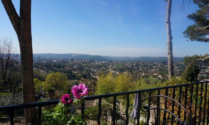 Saint-Paul-de-Vence Villa | Villa Mimosa