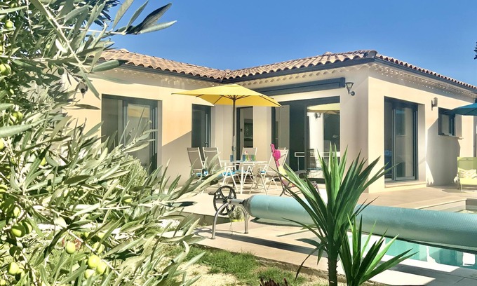 Avignon Villa | VILLA MODERNE. AIR CONDITIONED. SWIMMING POOL. BARBECUE. NO VIS A VIS. OPTICAL FIBER