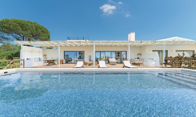 Melides Villa | Villa 'Monte Da Torre' with Sea View, Wi-Fi and Air Conditioning