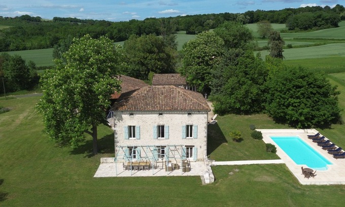La Sauvetat-sur-Lede Villa | Villa Moundo - Charming private holiday home with pool