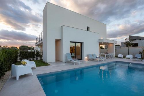 Grottelle Villa | Villa Nerissa - IsulaTravel