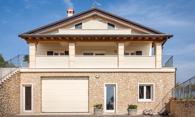 San Pietro in Cariano House | Villa Oleandri