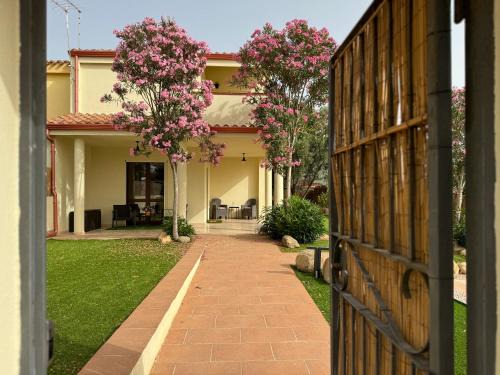 Capitana House | Villa Oliva in Quartu Sant Elena, Capitana, with big Garden and Sea view!