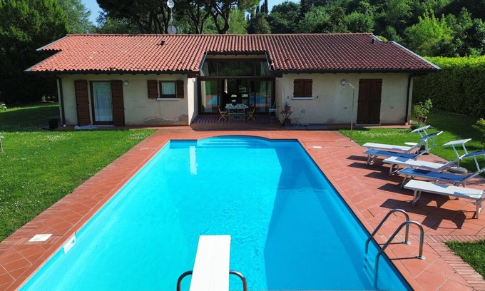 Paradiso Villa | Villa Paradiso by Bookinggardalake