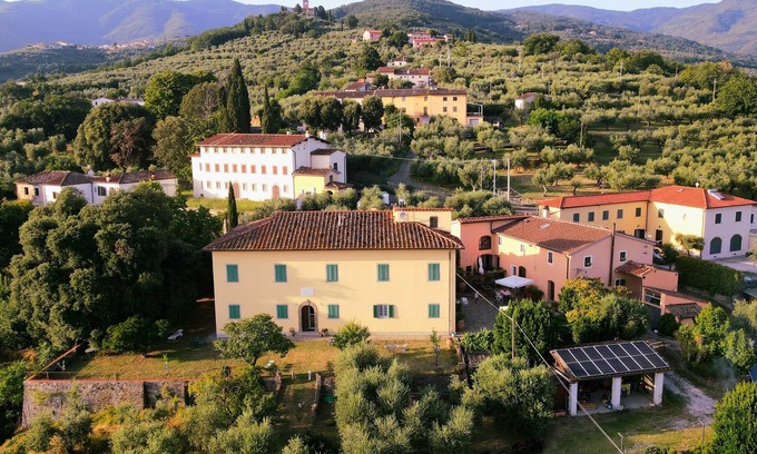 Pistoia Apartment | Villa Pacinotti - Appartamento La Salvia - Storia e Natura in Toscana