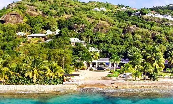 Anse de Lorient Villa | Villa Palm Beach | Beach Front - Located in Exquisite Lorient Beach with Private Pool