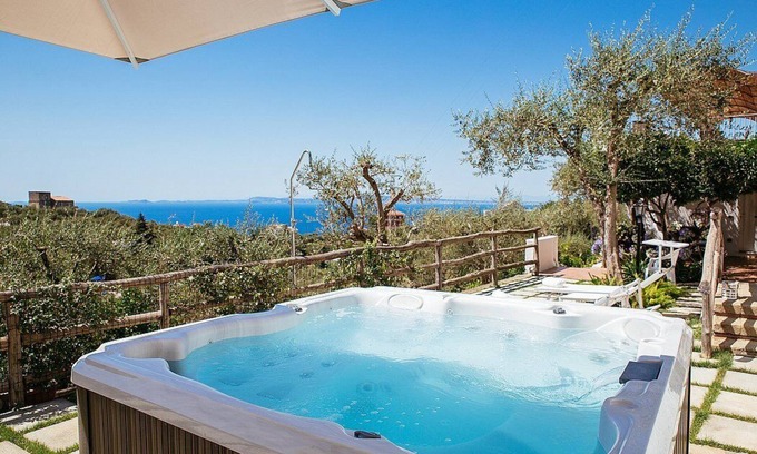 Priora Villa | Villa Palmarosa: A characteristic and welcoming three-story villa situated in a quiet location, a few minutes from the town center, with Free WI-FI.