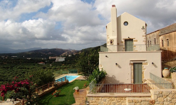 Kamara Kalidonias Villa | Villa Panareti, A beautiful villa in a peaceful setting for total relaxation