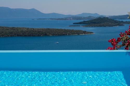 Perigiali Villa | Villa Pasithea - breathtaking seaviews, infinity pool, privacy, close to the beach