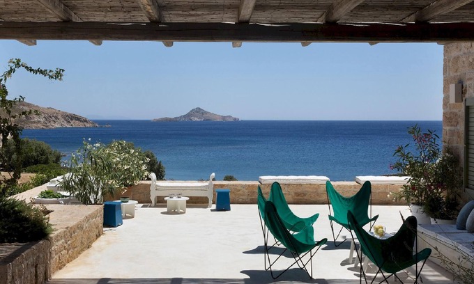 Kampos Villa | Villa Patmos with views of the twin beaches of Didimes