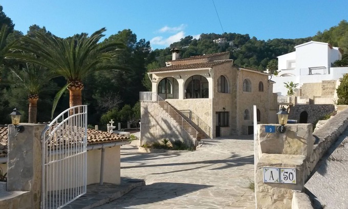 Benissa Coast Villa | Villa Pendulo, Characteristic villa on 2000 m2 with great garden and pool.